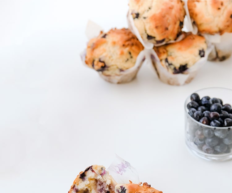 MUFFINS AUX BLEUETS ET YOGOURT VANILLE