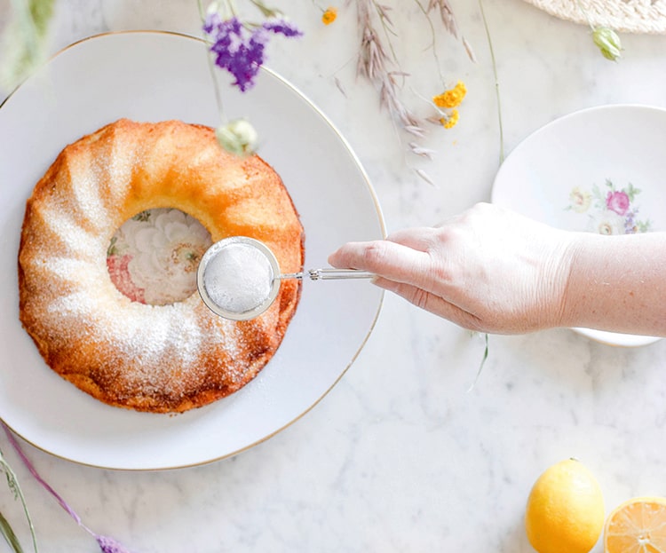 DÉLICIEUSE RECETTE DE GÂTEAU AU CITRON ET AU YOGOURT