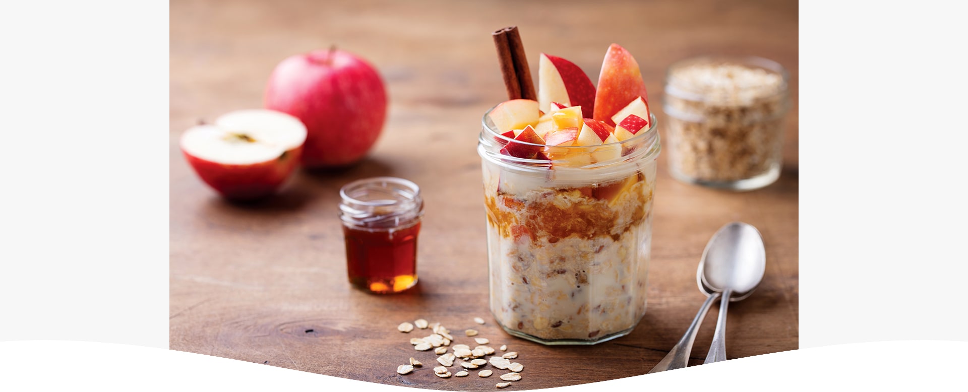 APPLE, WALNUT AND RAISIN OVERNIGHT OATS WITH YOGURT